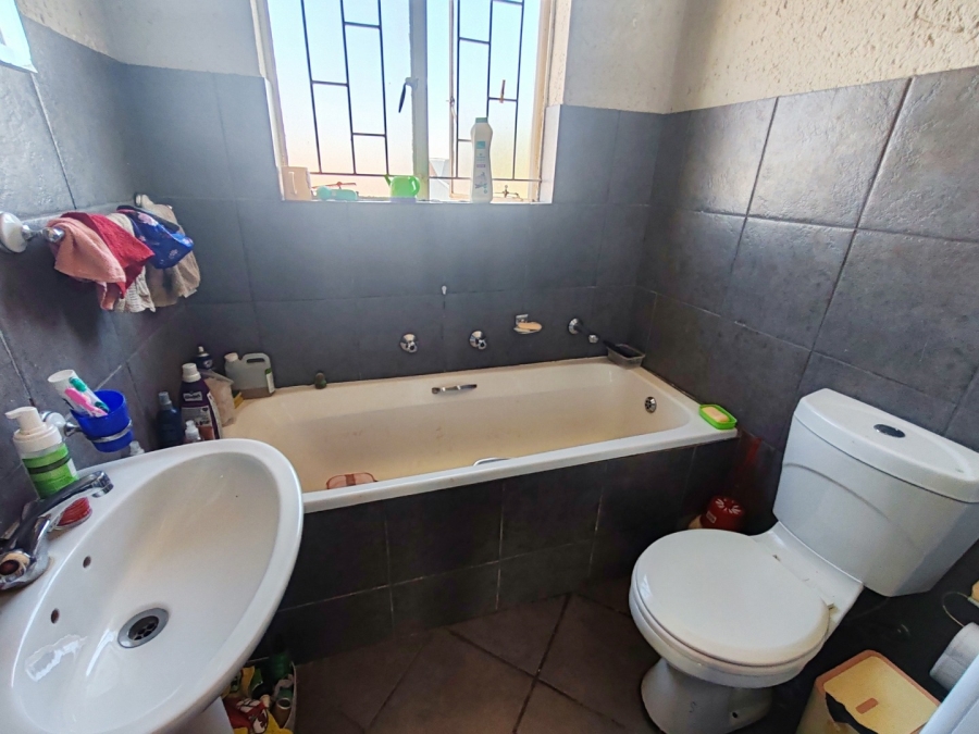 2 Bedroom Property for Sale in Baillie Park North West